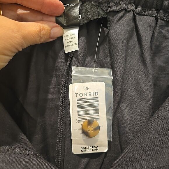 Torrid Studio Plus 26 Slate Gray Button Zip Linen Blend Pockets Dress Shorts NWT - Picture 3 of 6